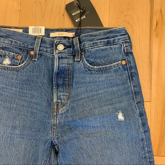 BRAND NEW W TAGS Levi Wedgie jeans - Picture 4 of 10